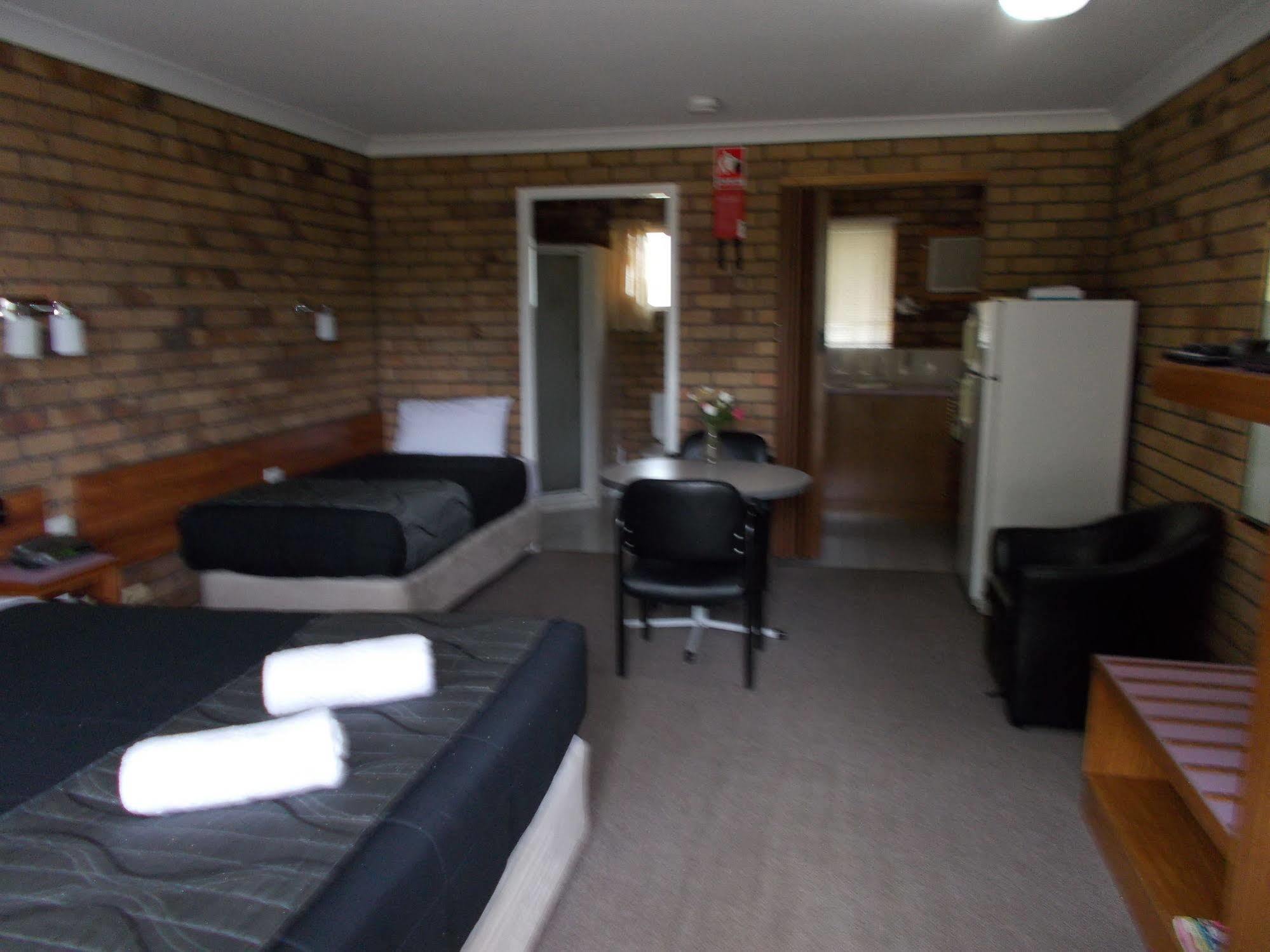Park House Motor Inn Oakey ภายนอก รูปภาพ